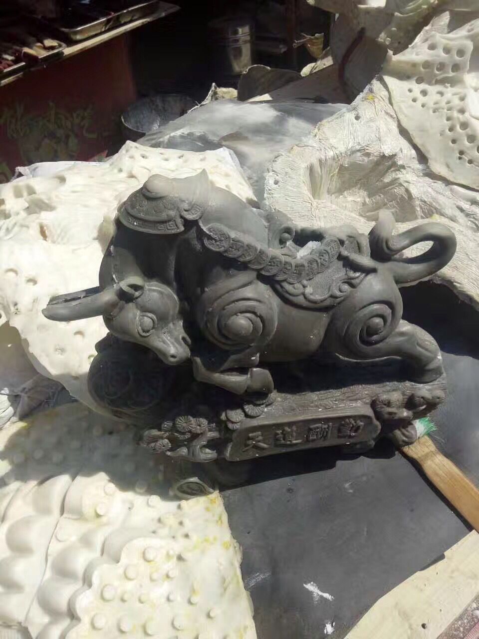 如何使用工業(yè)級模具硅膠制作模具？