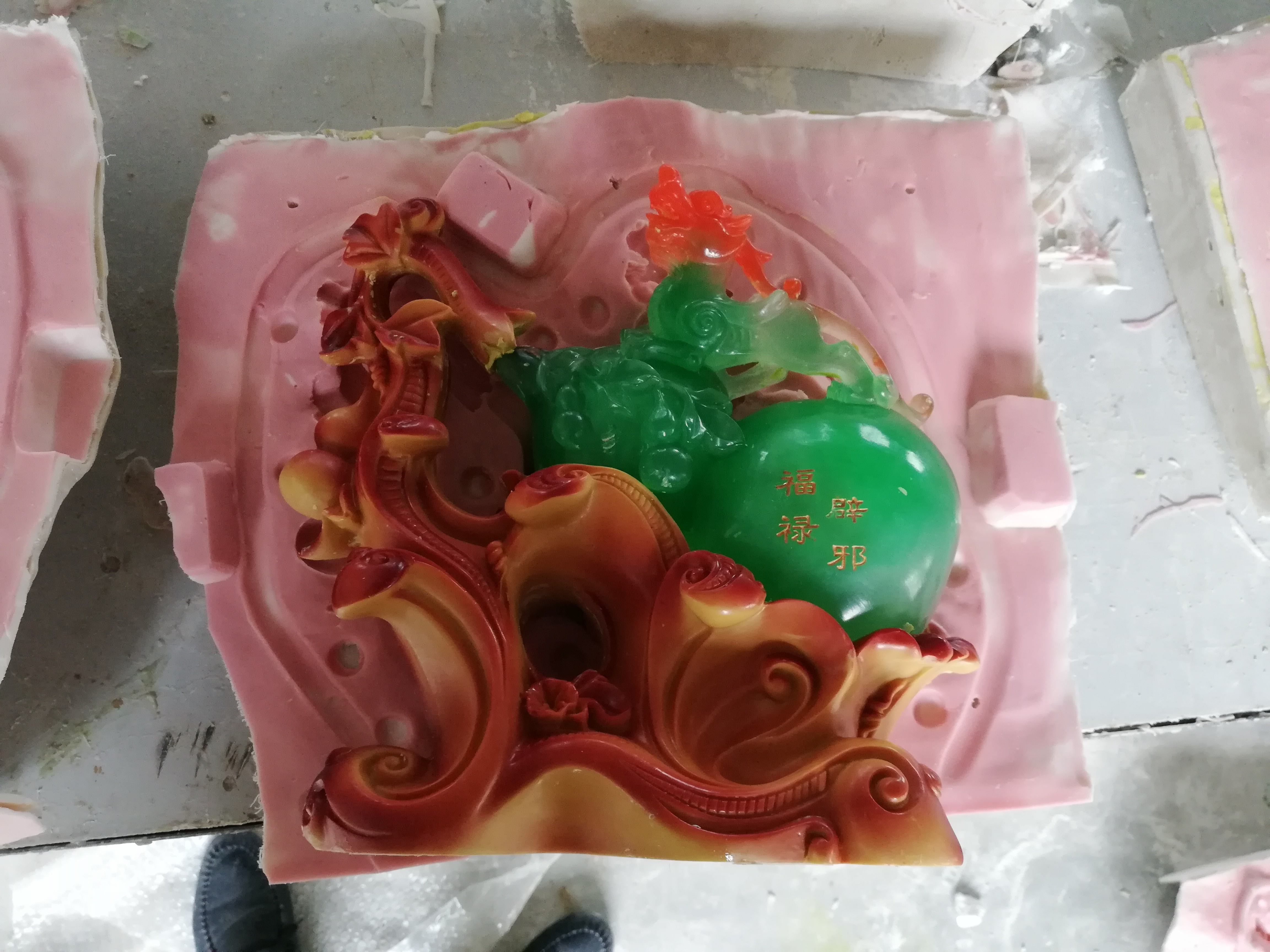 工業(yè)級模具硅膠不耐高溫怎么辦？